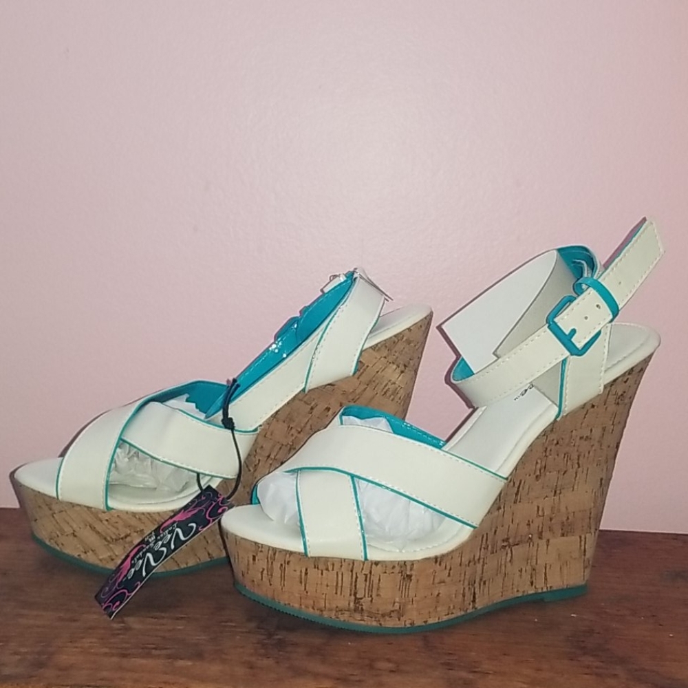 VeeVee wedges